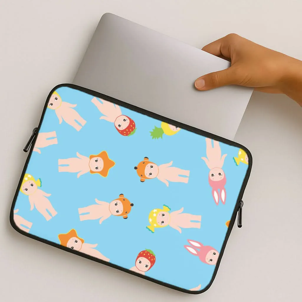 Pocket Friendly Angels Pattern Laptop Sleeve