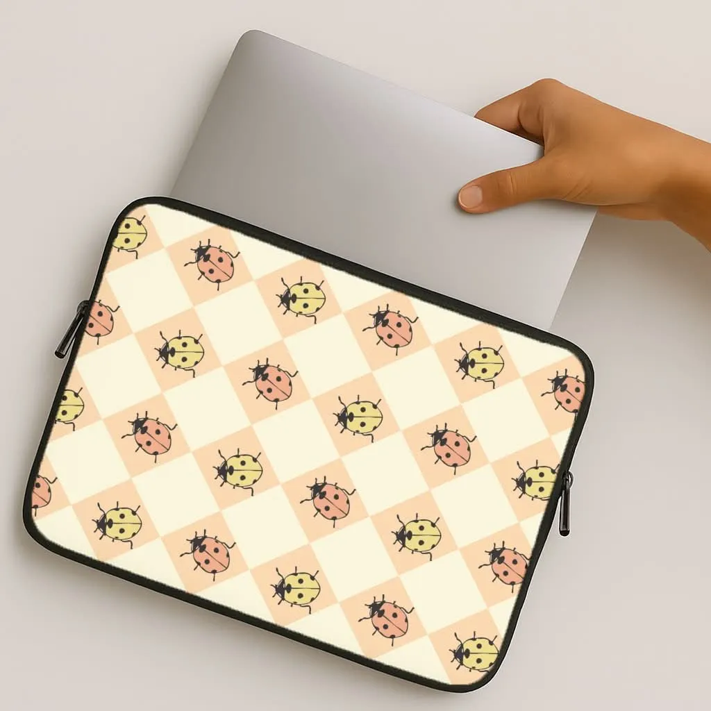 Argyle Ladybugs Pattern Laptop Sleeve Edge Shield