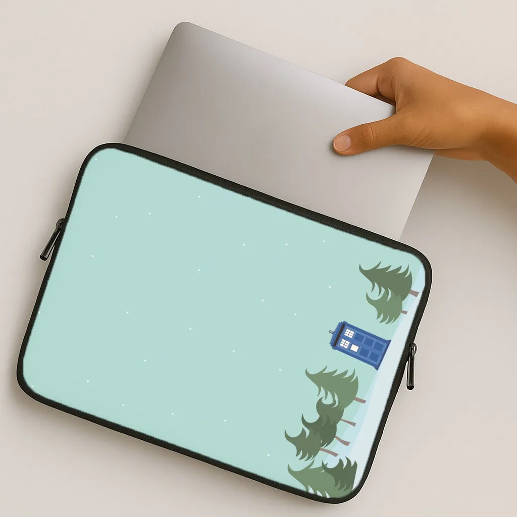 Minimalist Aesthetic Stylish frame Christmas Tardis - Doctor Who Laptop Sleeve