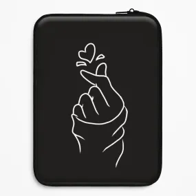 Trendy Detailing Cute Heart Finger Snap Black Laptop Sleeve