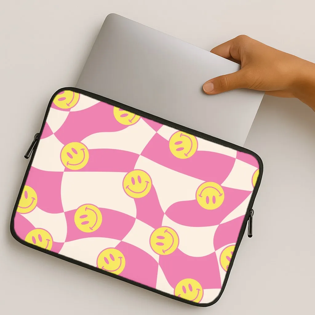 Smiley Checkboard - Trippy Patterns Laptop Sleeve Modern Finish
