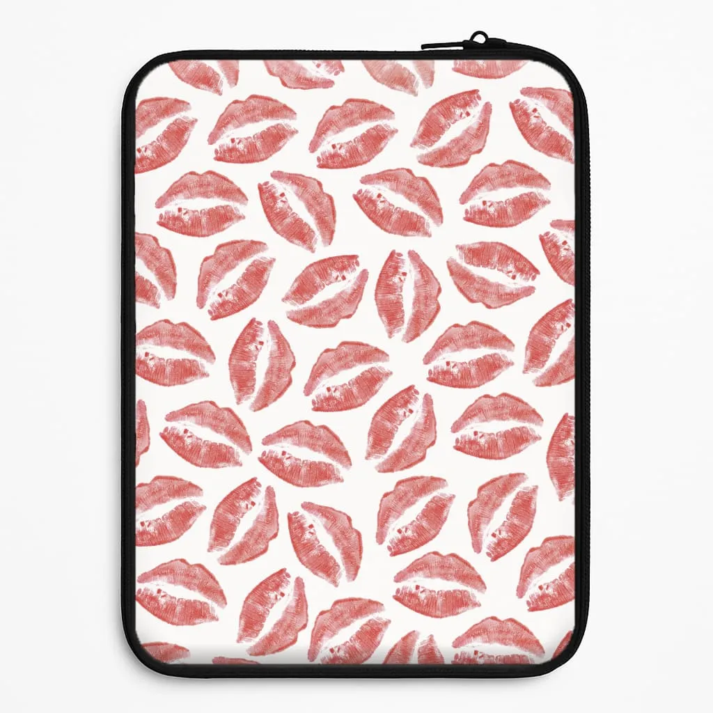 Kisses - Valentine's Day Laptop Sleeve Soft Build Texture Minimal Look