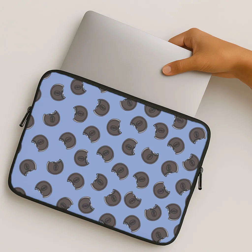 Matte Coating Finish Oreos - Biscuits Patterns Laptop Sleeve
