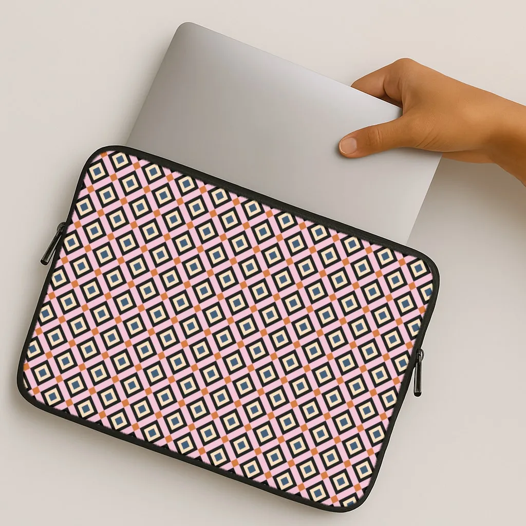 Comfort Feel Retro Diamonds Pattern Laptop Sleeve