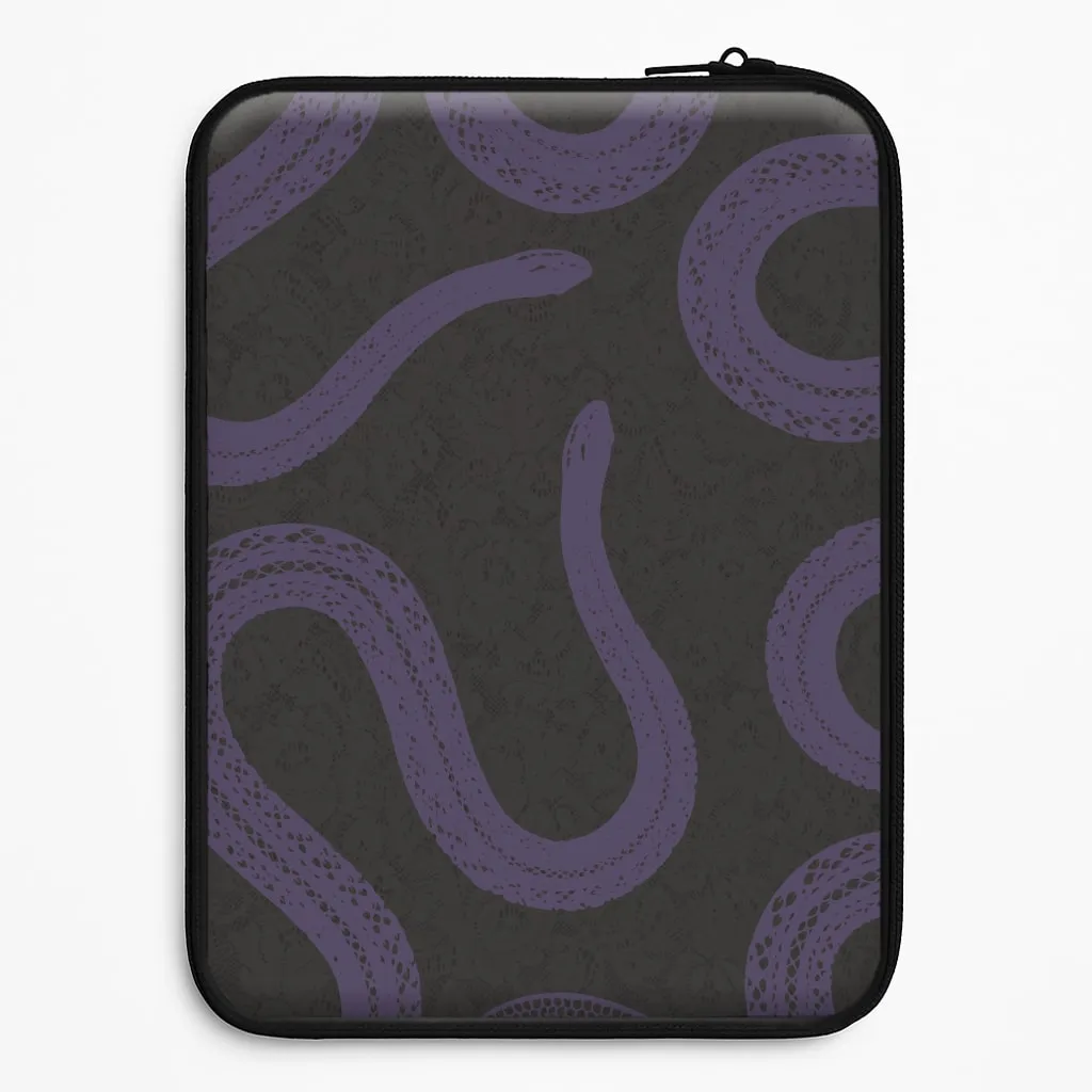Snakes And Lace Pattern Laptop Sleeve metal frame