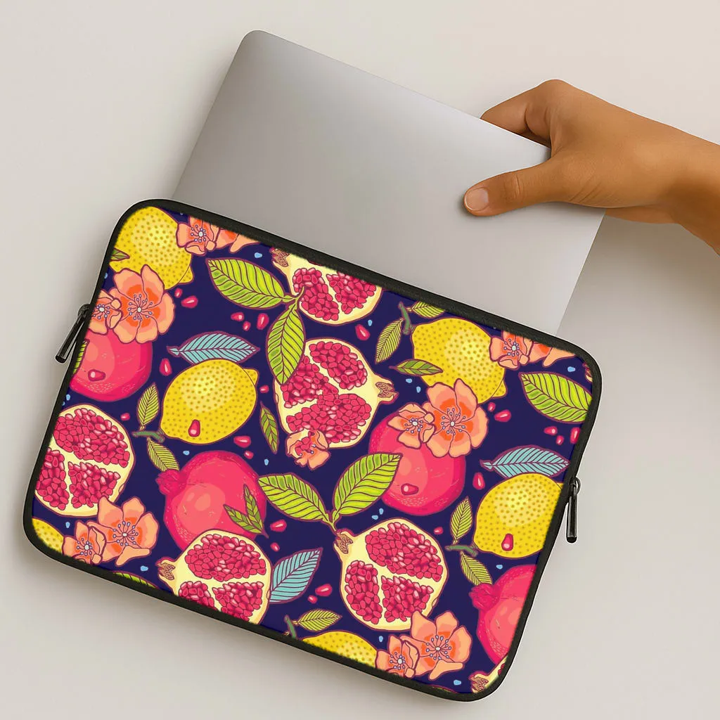 Elegant Surface Texture Tropical Garden Pattern Laptop Sleeve
